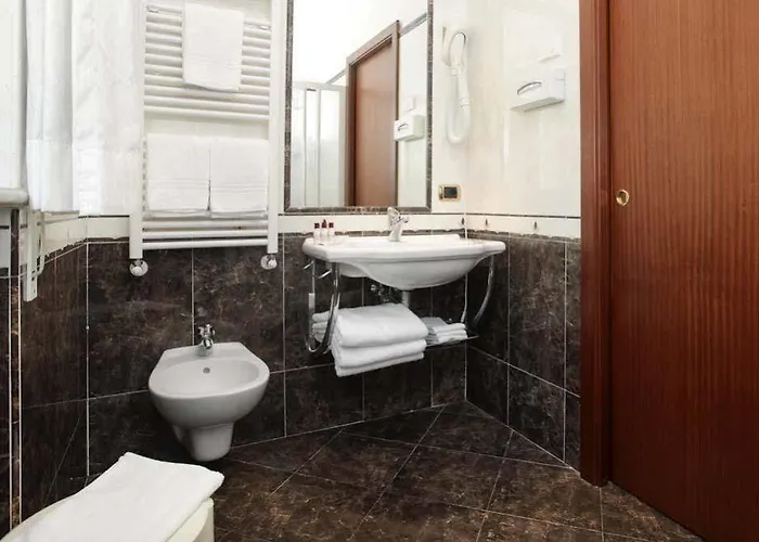 Rosa Hotell Malcesine