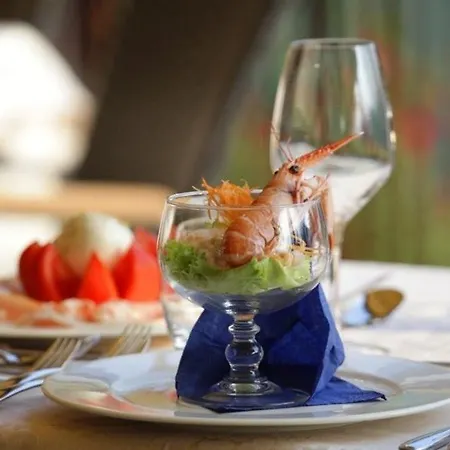 Rosa فندق مالتشيزينيه