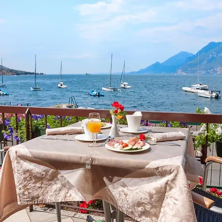Rosa Hotel 3*