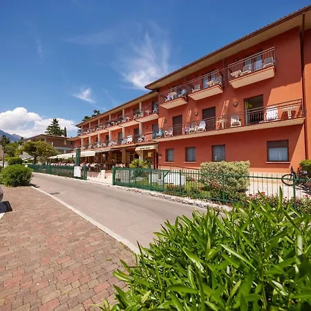 Rosa Hotel 3*