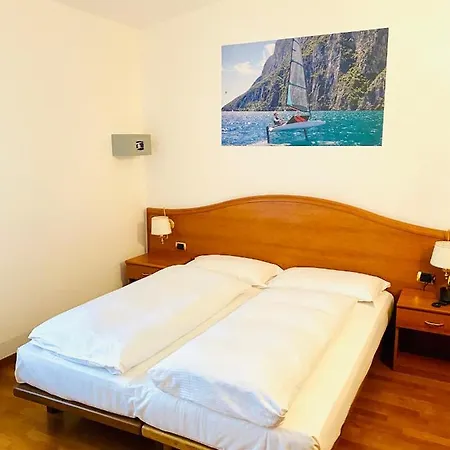 ホテル Rosa マルチェージネ