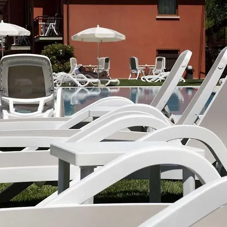 Rosa マルチェージネ